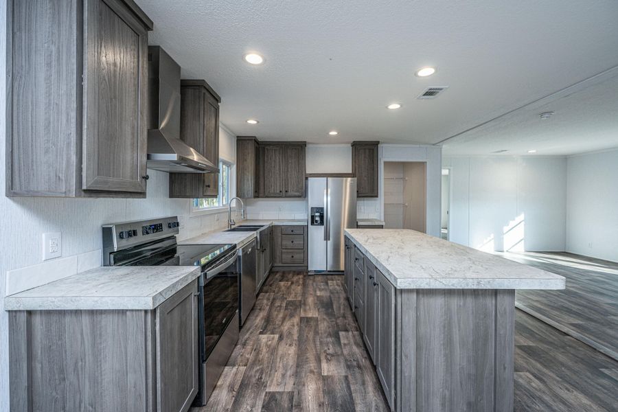 Furnished interior view inside a new home in , Pinopolis (Image 9).