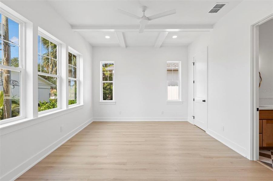 Spacious, unfurnished interior of a new home in , St. Petersburg (Image 17). Spacious, unfurnished interior of a new home in , St. Petersburg (Image 17).