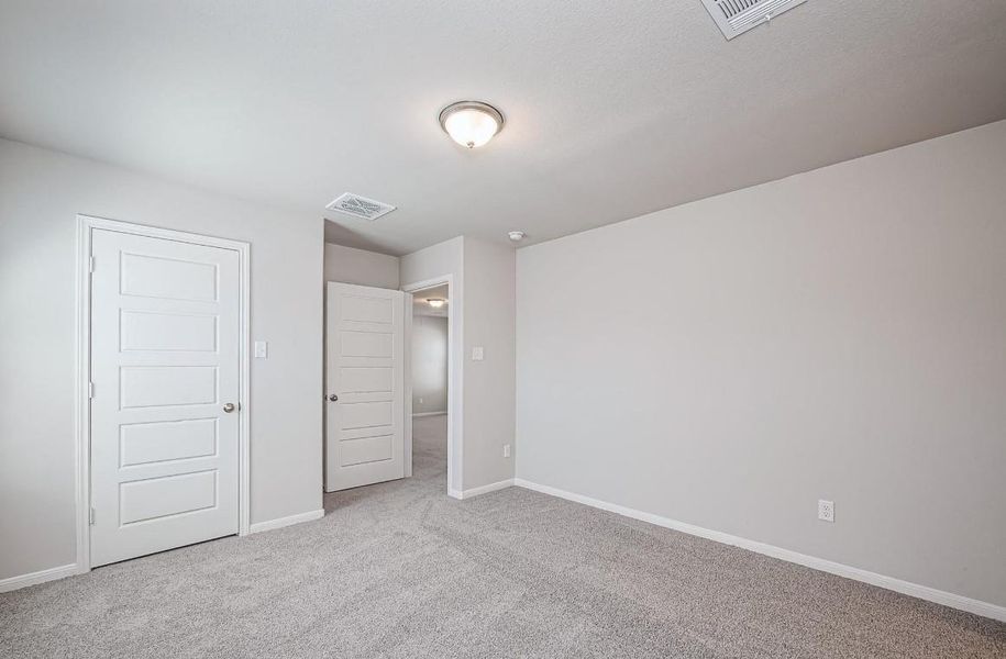 Spacious, unfurnished interior of a new home in River Ranch, Dayton (Image 13).