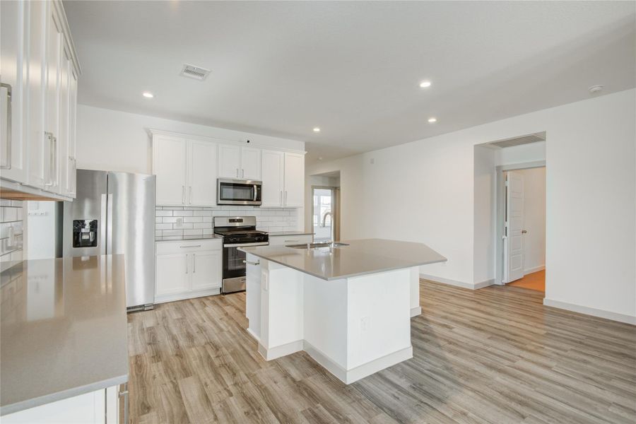 Furnished interior view inside a new home in , Rosharon (Image 5).