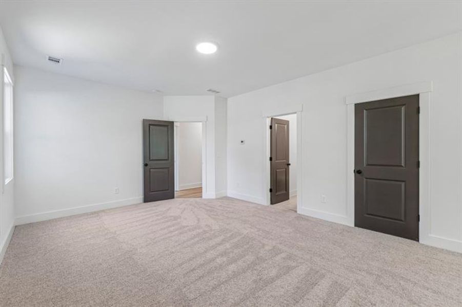 Spacious, unfurnished interior of a new home in White Post on Lake Lanier, Gainesville (Image 24). Spacious, unfurnished interior of a new home in White Post on Lake Lanier, Gainesville (Image 24).
