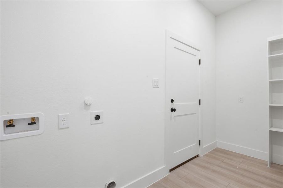 Spacious, unfurnished interior of a new home in , Dallas (Image 19).