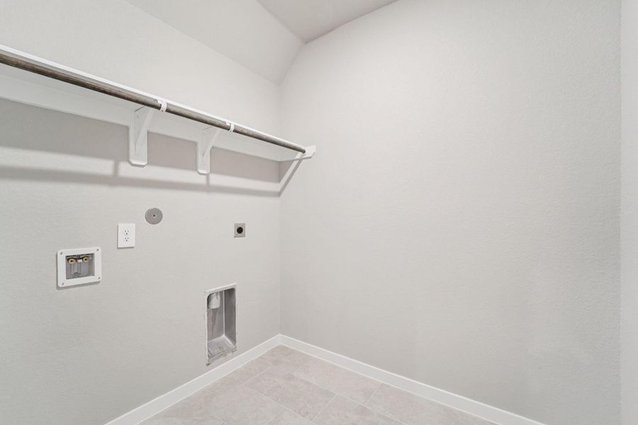 Spacious, unfurnished interior of a new home in Southwinds, Baytown (Image 31). Spacious, unfurnished interior of a new home in Southwinds, Baytown (Image 31).