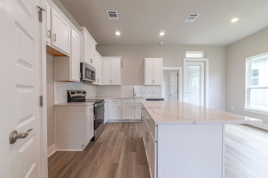 Kitchen island with quartz countertops