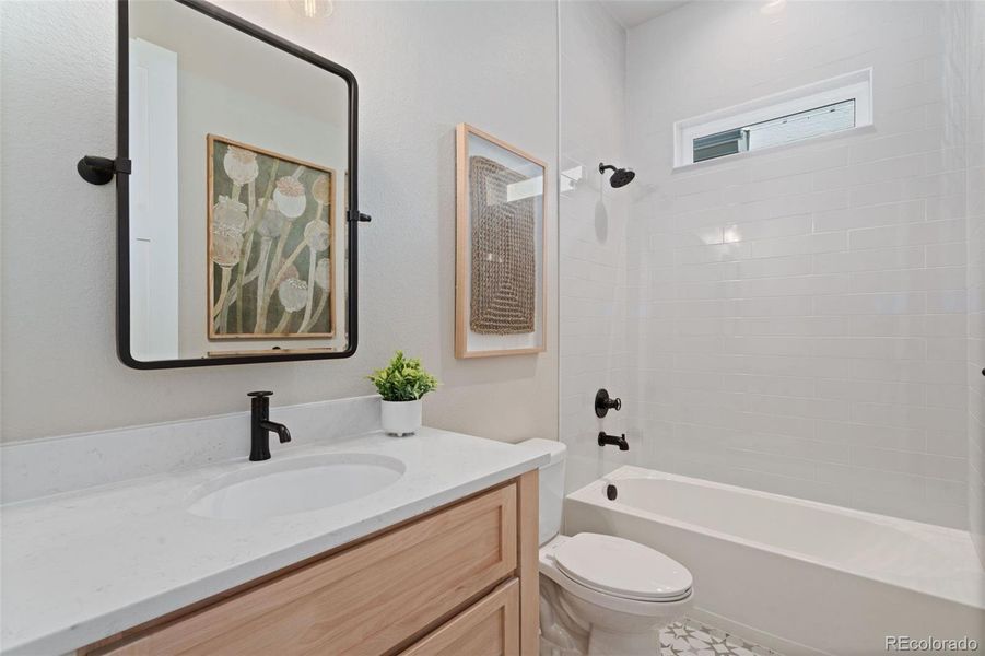 Main Floor Full Bath