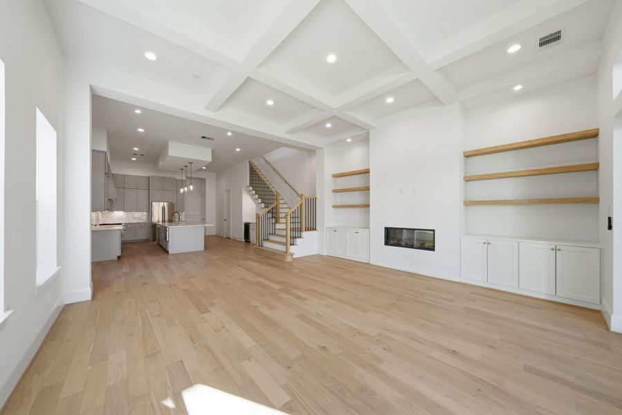 Spacious, unfurnished interior of a new home in , Houston (Image 19).