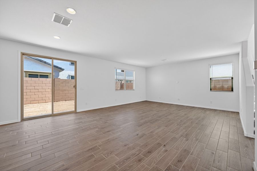 Spacious, unfurnished interior of a new home in Artisan at Asante, Surprise (Image 15). Spacious, unfurnished interior of a new home in Artisan at Asante, Surprise (Image 15).
