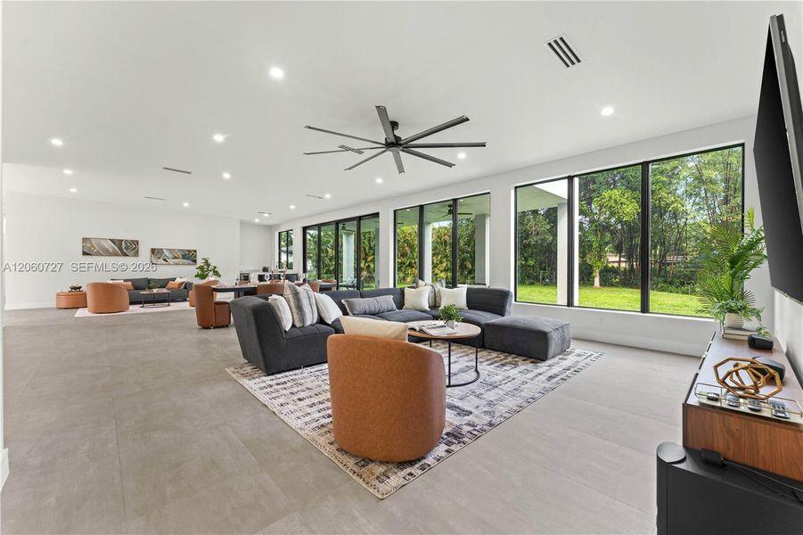 Furnished interior view inside a new home in , Plantation (Image 31).