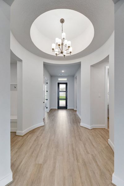 Spacious, unfurnished interior of a new home in Double Eagle Ranch, Cedar Creek (Image 17).