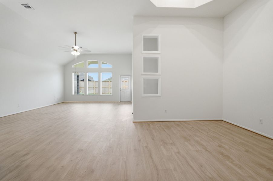 Spacious, unfurnished interior of a new home in Mulberry Farms, Santa Fe (Image 19). Spacious, unfurnished interior of a new home in Mulberry Farms, Santa Fe (Image 19).