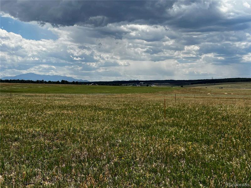 Natural landscape and outdoor views near in Colorado Springs (Image 14). Natural landscape and outdoor views near in Colorado Springs (Image 14).