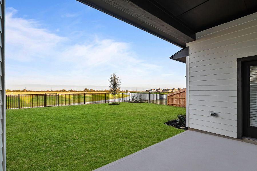 Representative exterior details of a home built from the The Sagebrook by David Weekley Homes in The Grand Prairie 50’, Hockley (Image 3).