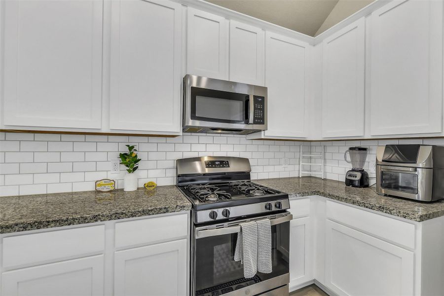 Furnished interior view inside a new home in Willowpoint, Tomball (Image 9).