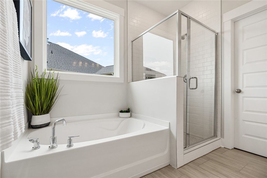 Indulge in a tranquil bathing experience with this Indulge in a tranquil bathing experience with this
