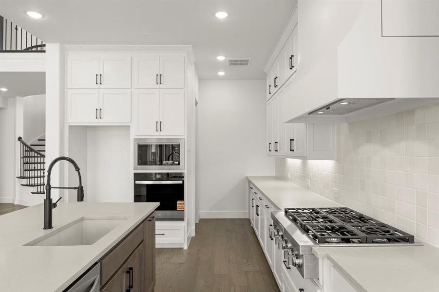 23. 2651 Pelican Point - Kitchen (3) 23. 2651 Pelican Point - Kitchen (3)