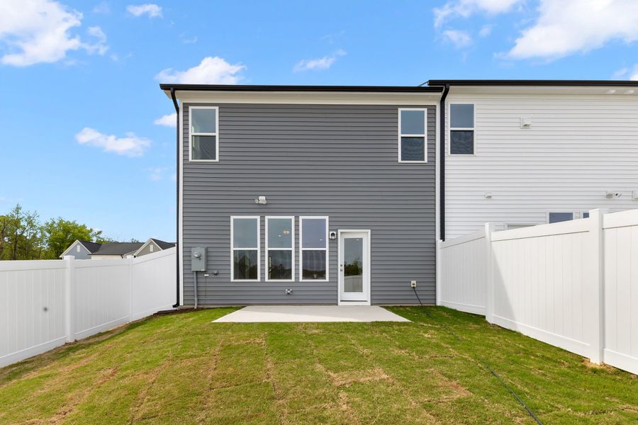 Representative exterior details of a home built from the The Juniper by RobuckHomes in Kennebec Crossing, Angier (Image 48).