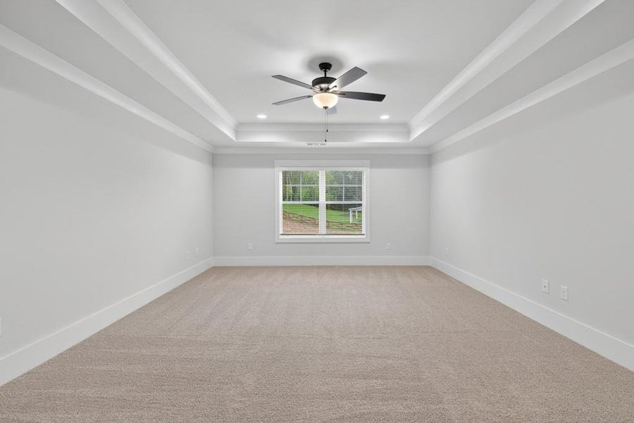 Spacious, unfurnished interior of a new home in Spring Creek, Monroe (Image 36).