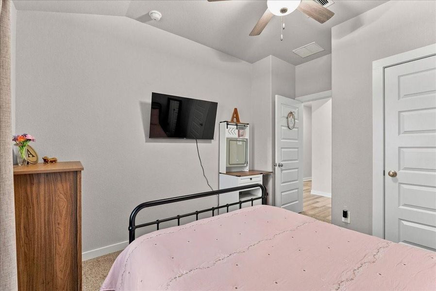 Furnished interior view inside a new home in , Texas City (Image 26). Furnished interior view inside a new home in , Texas City (Image 26).
