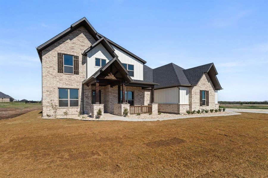 Exterior details and patio area of a home in , Waxahachie (Image 26).