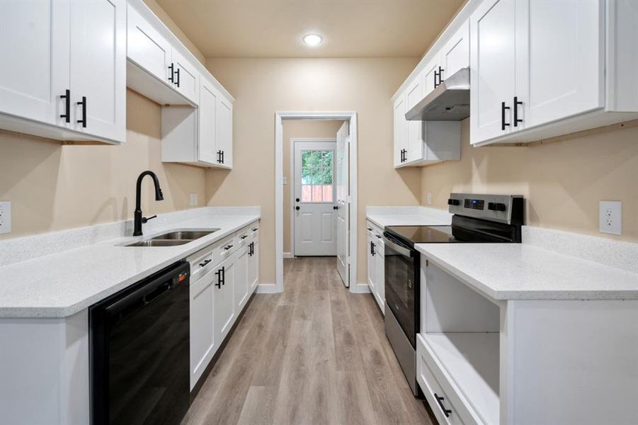 Furnished interior view inside a new home in , Mabank (Image 5).