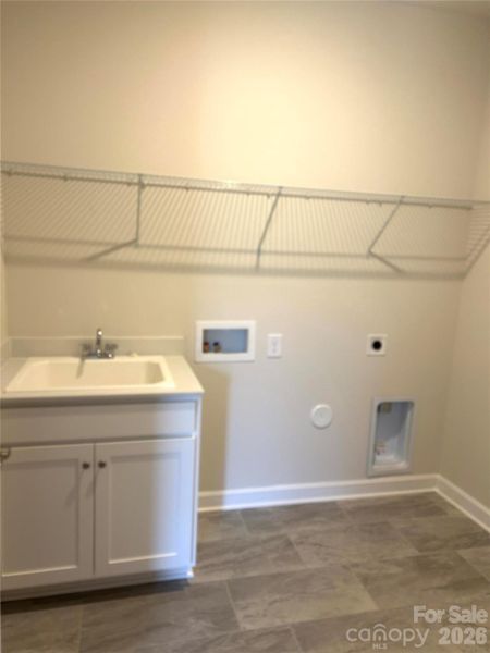 Spacious, unfurnished interior of a new home in Roselyn, Lancaster (Image 8).