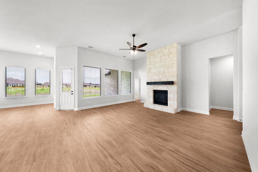 Spacious, unfurnished interior of a new home in Heritage, McLendon-Chisholm (Image 12).