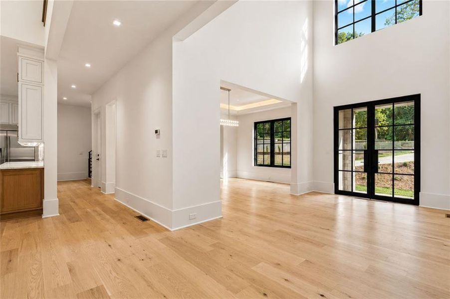 Spacious, unfurnished interior of a new home in , Alpharetta (Image 86).