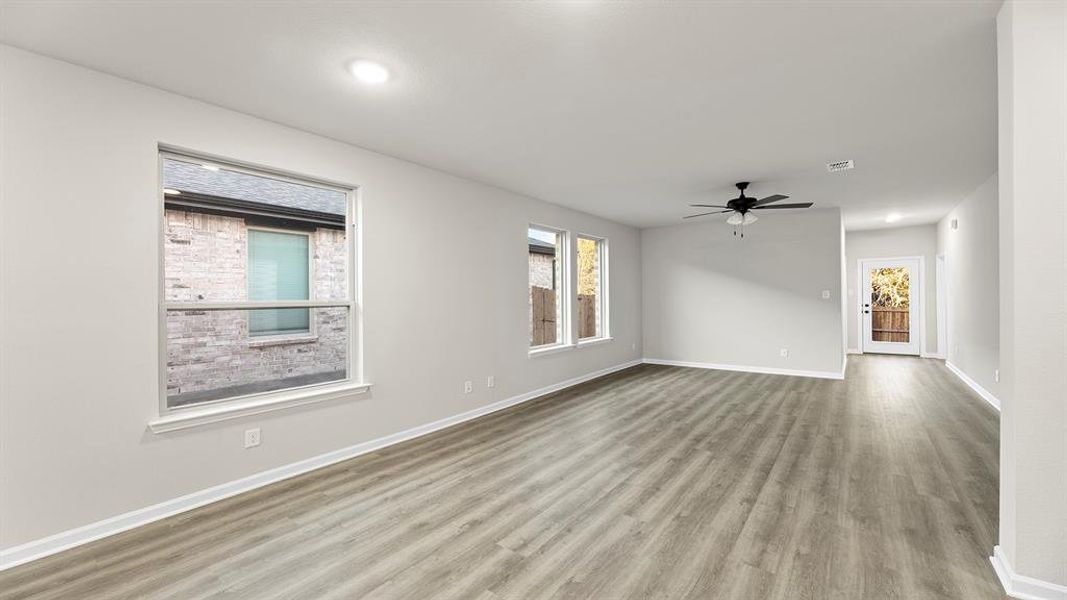 Spacious, unfurnished interior of a new home in Churchill 40s, Anna (Image 28).