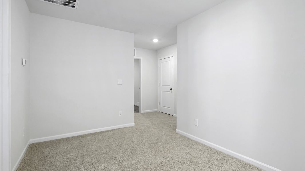 Spacious, unfurnished interior of a new home in Willow Mill, Thomasville (Image 12).