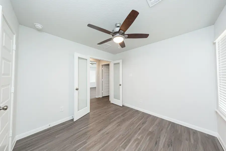 Spacious, unfurnished interior of a new home in River's Edge, Conroe (Image 8). Spacious, unfurnished interior of a new home in River's Edge, Conroe (Image 8).