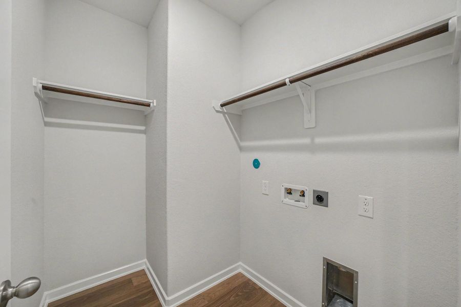 Spacious, unfurnished interior of a new home in Columbia Lakes, West Columbia (Image 30).