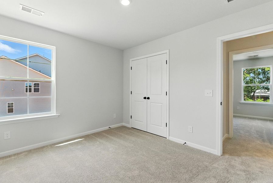 Spacious, unfurnished interior of a new home in Landmark Commons, Boiling Springs (Image 21).
