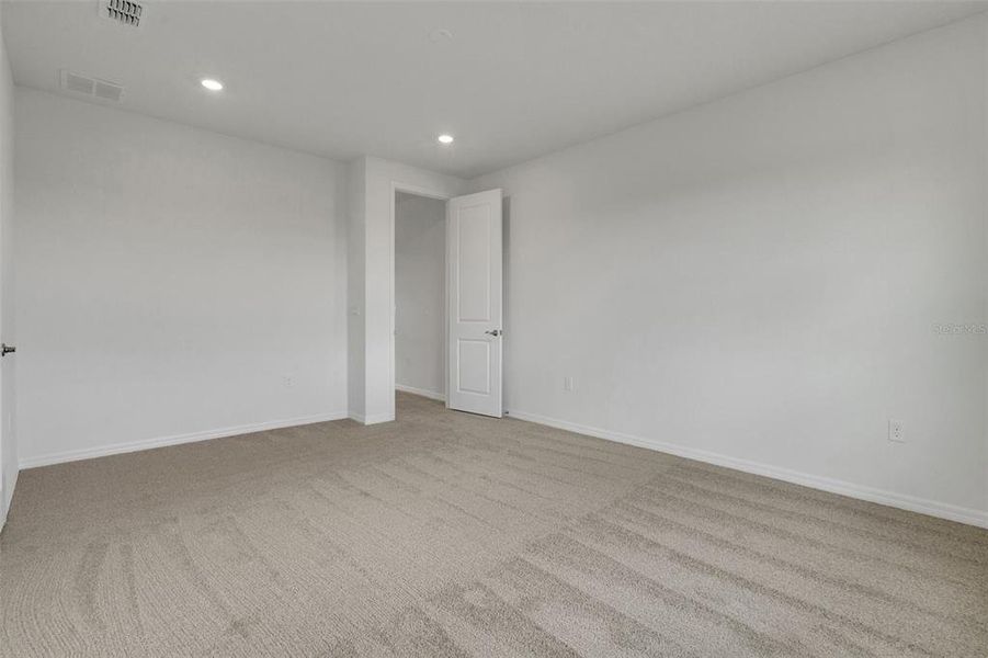 Spacious, unfurnished interior of a new home in Turnleaf, Punta Gorda (Image 40). Spacious, unfurnished interior of a new home in Turnleaf, Punta Gorda (Image 40).