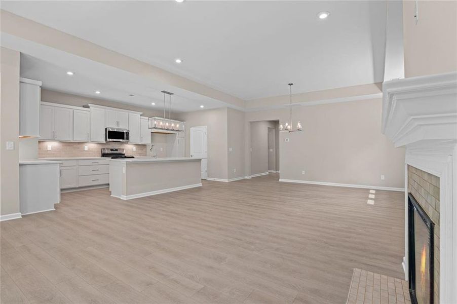 Spacious, unfurnished interior of a new home in Easton Park, Dallas (Image 29).