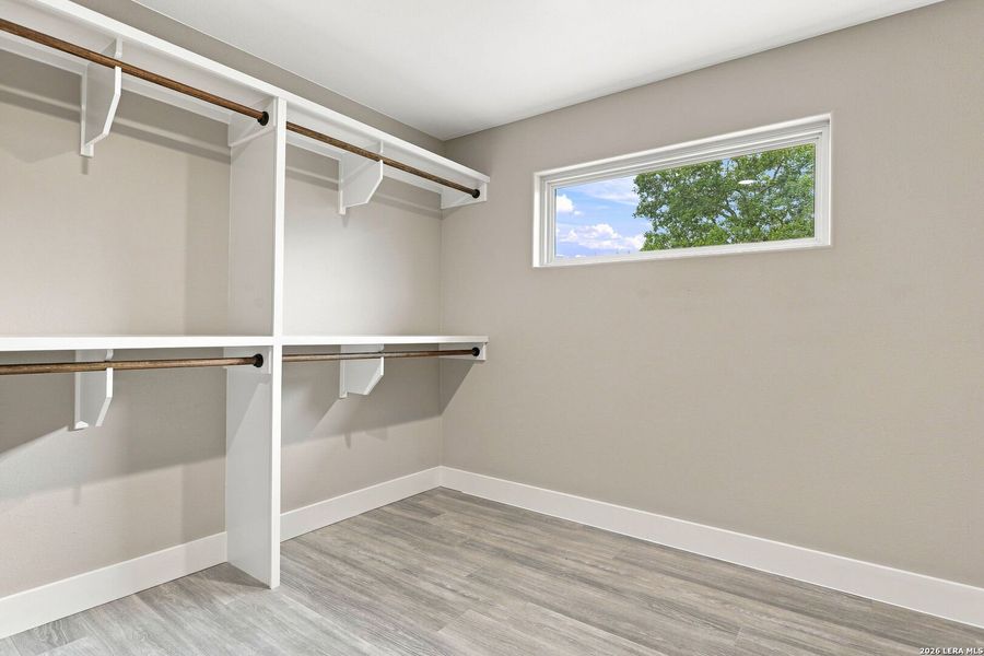 Spacious, unfurnished interior of a new home in , San Antonio (Image 23).