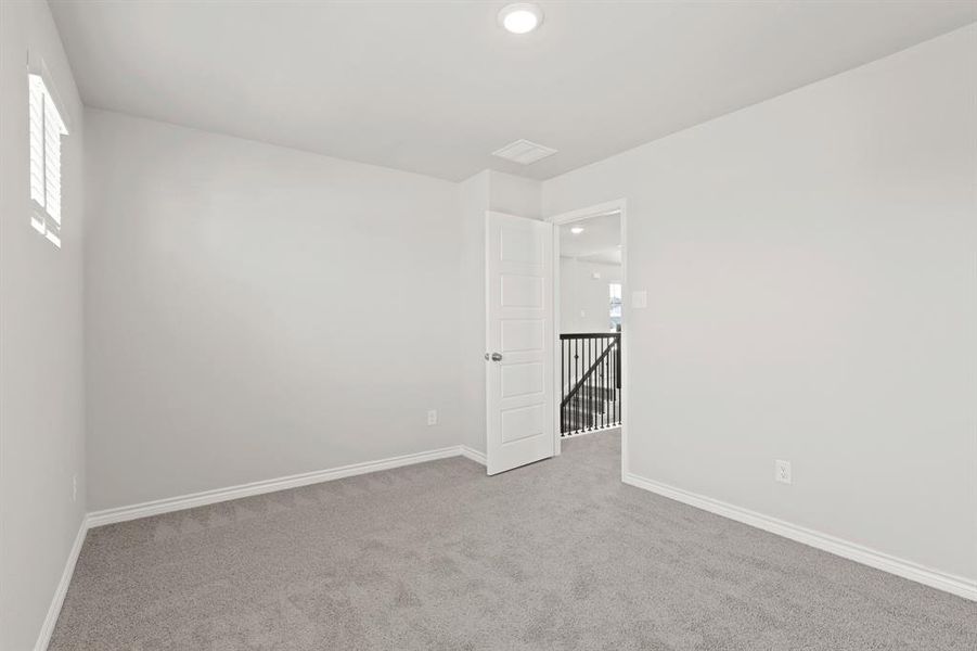 Spacious, unfurnished interior of a new home in Deer Creek, Crowley (Image 32).