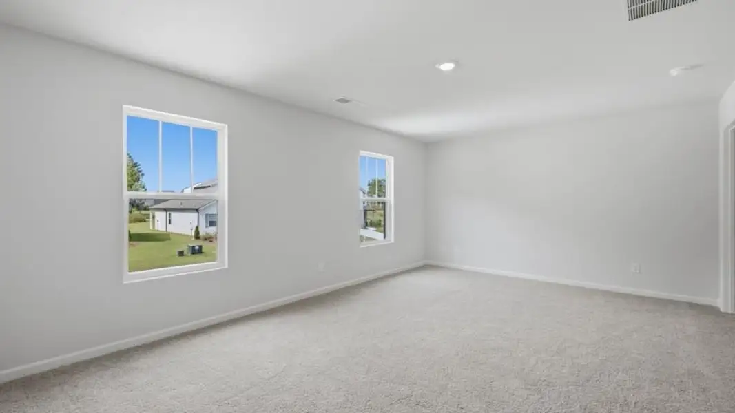 Spacious, unfurnished interior of a new home in Oaks at Cedar Grove, Fairburn (Image 16).
