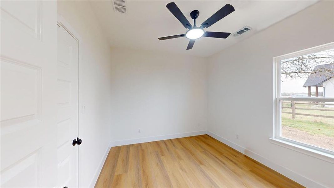 Spacious, unfurnished interior of a new home in , Greenville (Image 13).