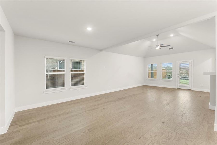 06. 1917 Sapphire - Dining 06. 1917 Sapphire - Dining