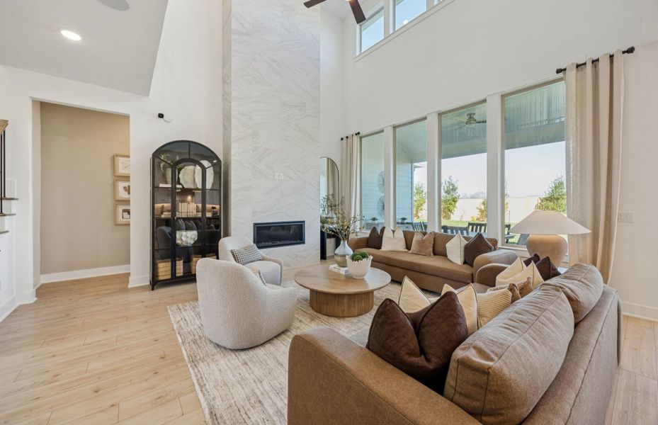 Representative furnished interior of a home built from the Gillett by Pulte Homes in Ryehill, Rosenberg (Image 40).