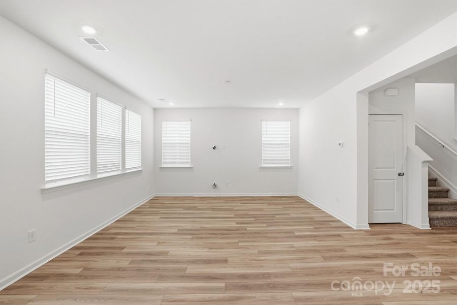 Spacious, unfurnished interior of a new home in Wilson Creek, Indian Land (Image 37).