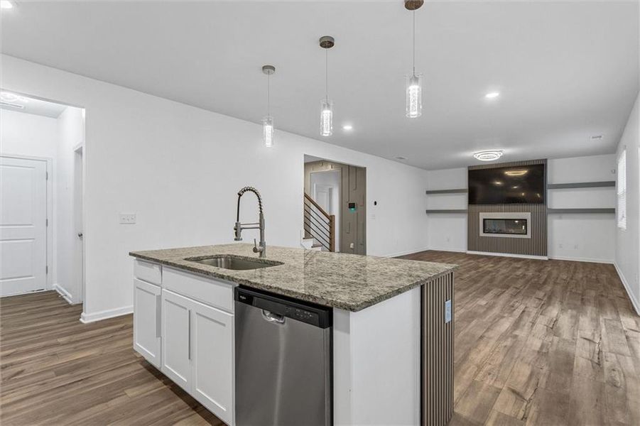 Furnished interior view inside a new home in Alcovy Trace, Lawrenceville (Image 5).
