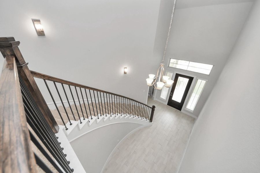 Spacious, unfurnished interior of a new home in Sunterra, Katy (Image 18). Spacious, unfurnished interior of a new home in Sunterra, Katy (Image 18).