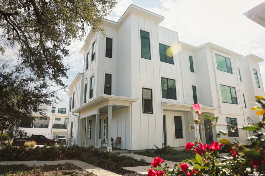 Condo located in San Antonio, TX showcasing its design and architecture (Image 26).
