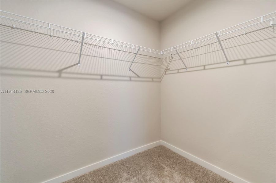 Spacious, unfurnished interior of a new home in , Florida City (Image 20).