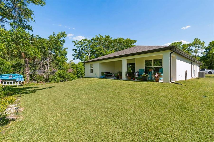 Exterior details and patio area of a home in , Weeki Wachee (Image 29).