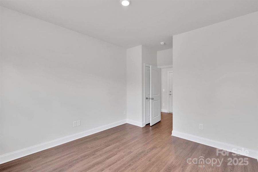 Spacious, unfurnished interior of a new home in , Lincolnton (Image 24).