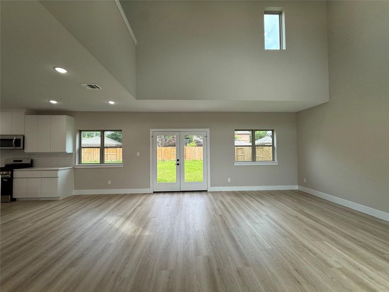 Spacious, unfurnished interior of a new home in , Spring (Image 9).