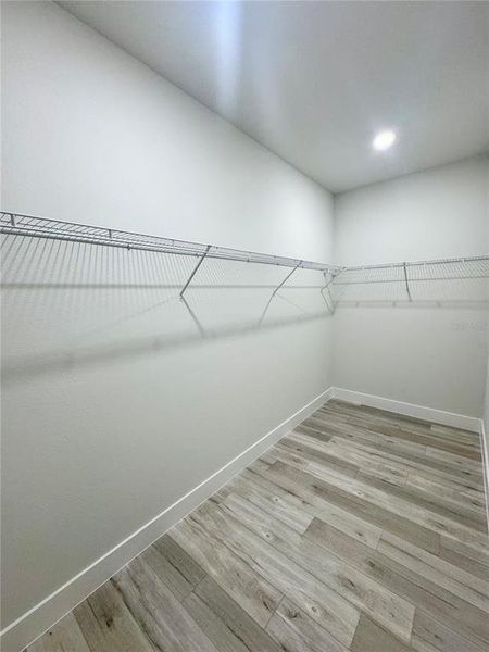 Spacious, unfurnished interior of a new home in , Sebring (Image 32).