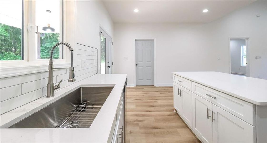 Furnished interior view inside a new home in , Temple (Image 7).